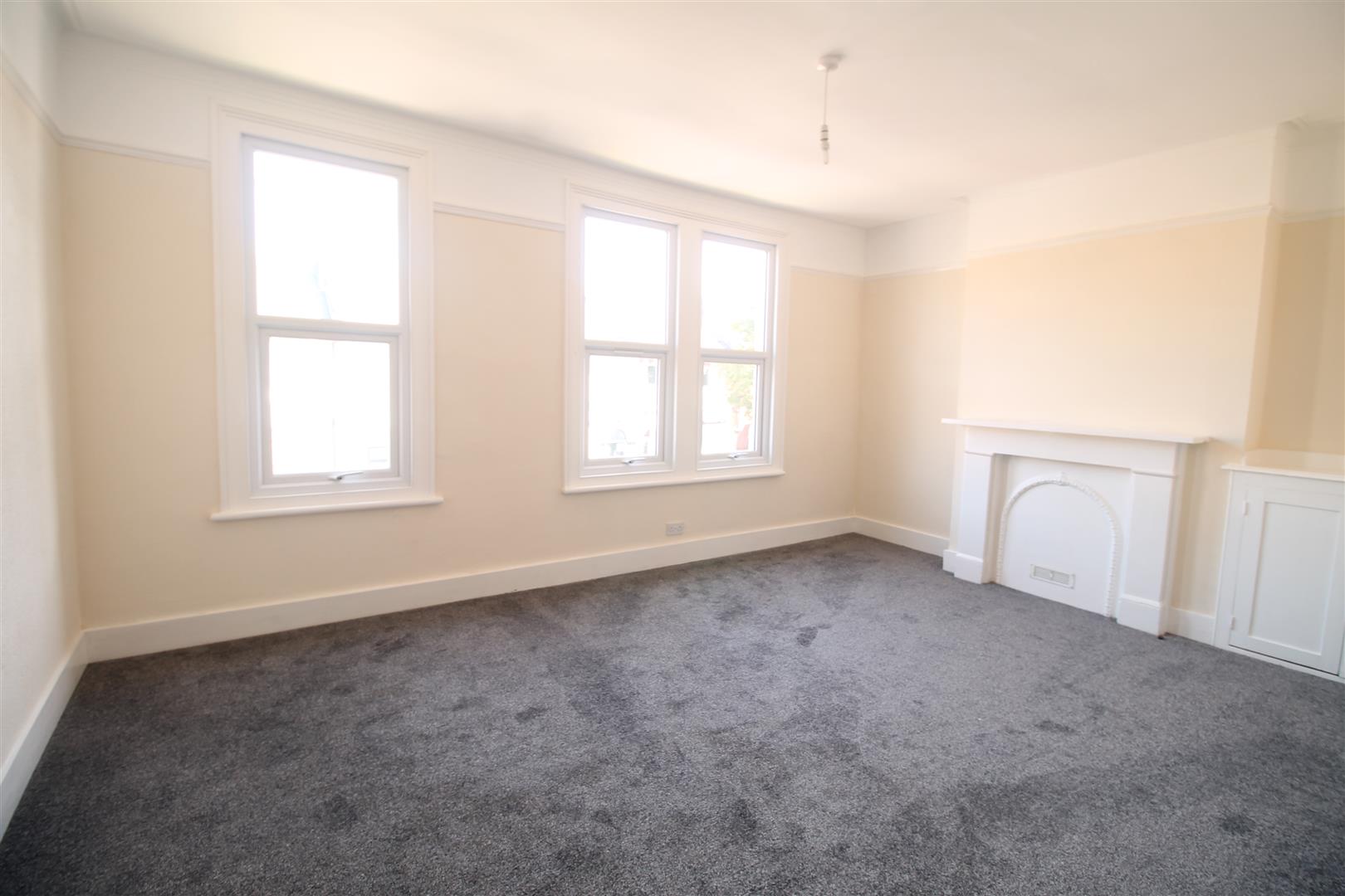 Flat Sidney Road in Greater London