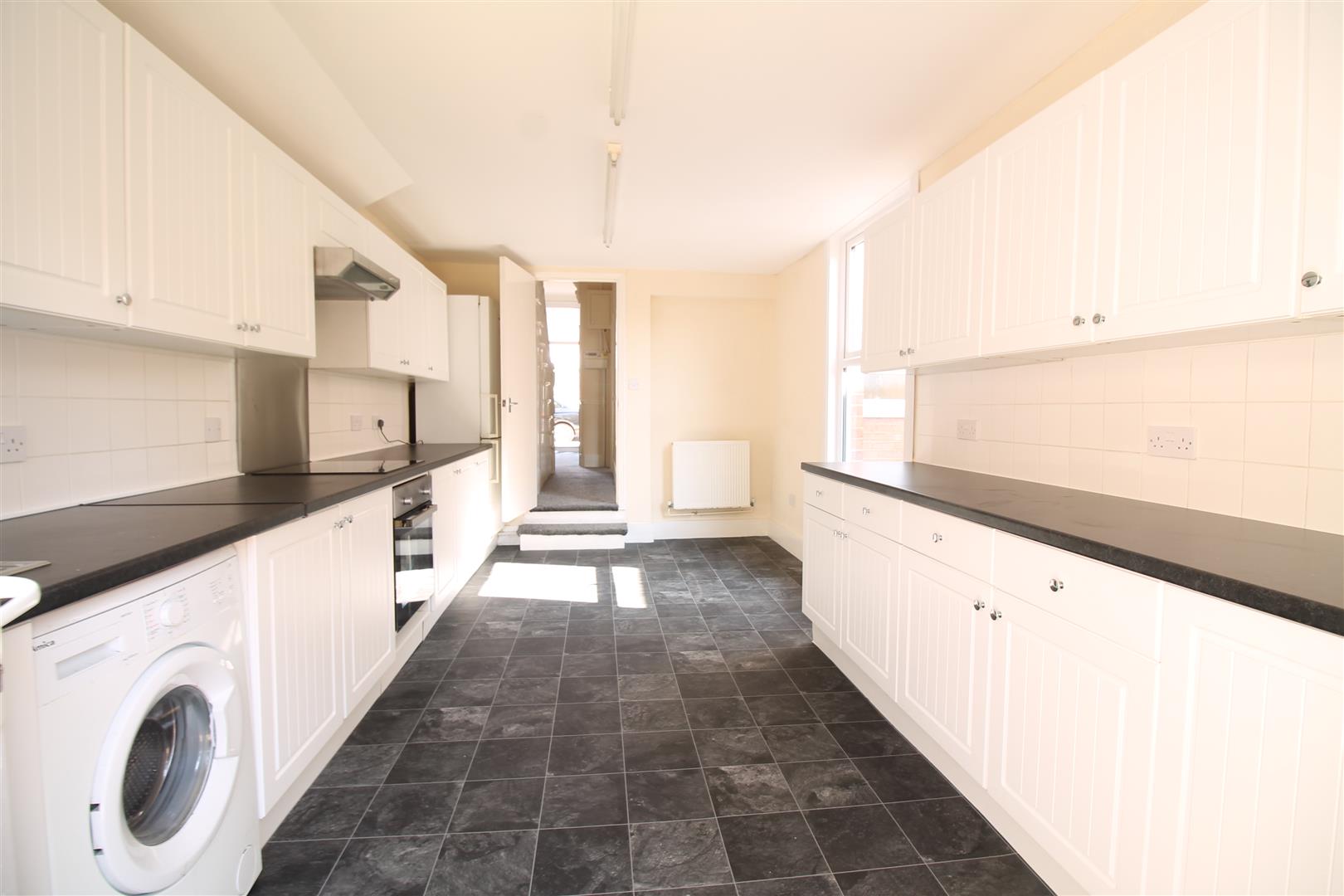 Flat Sidney Road in Greater London