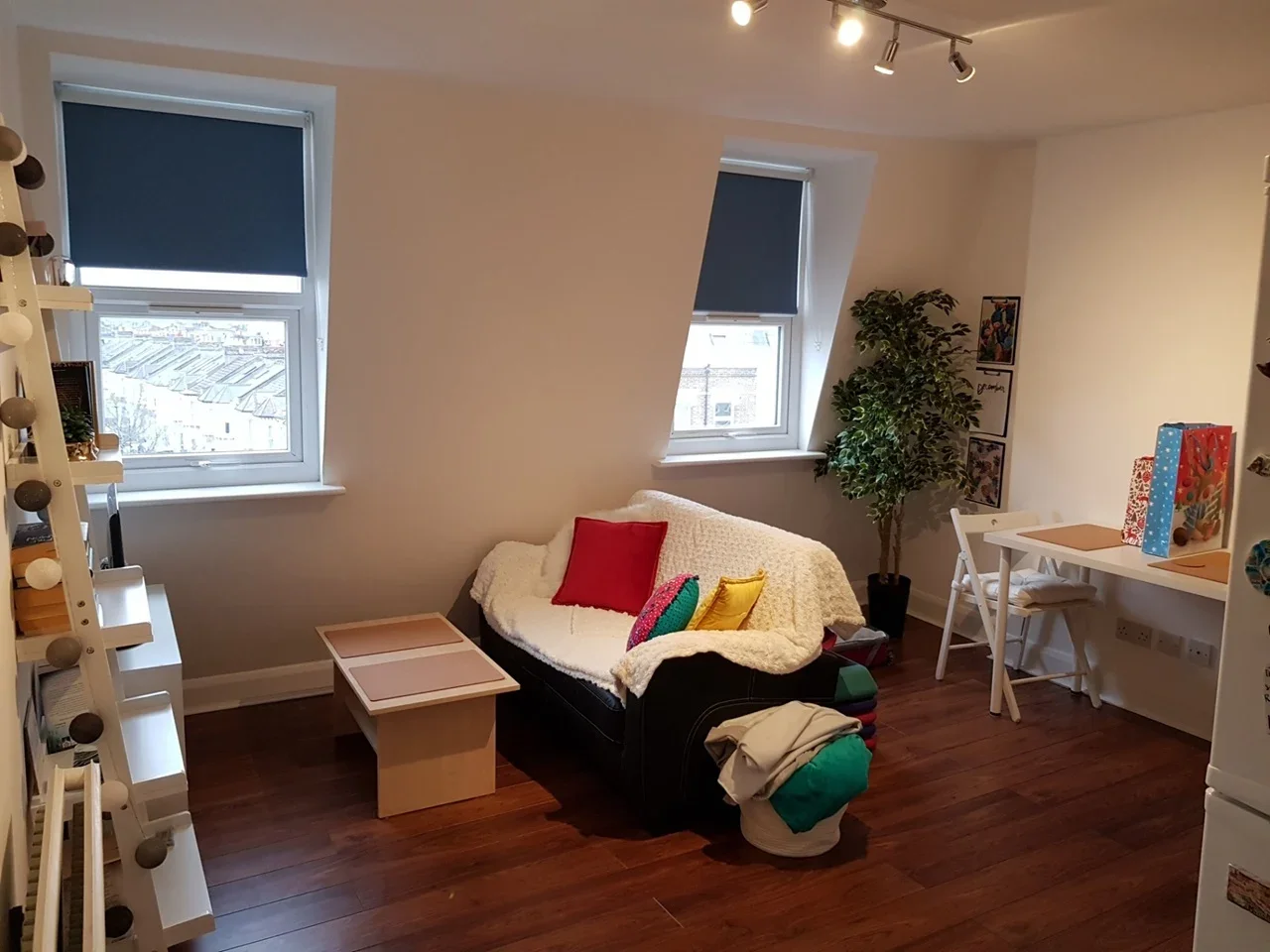 Flat Godolphin Road in Greater London