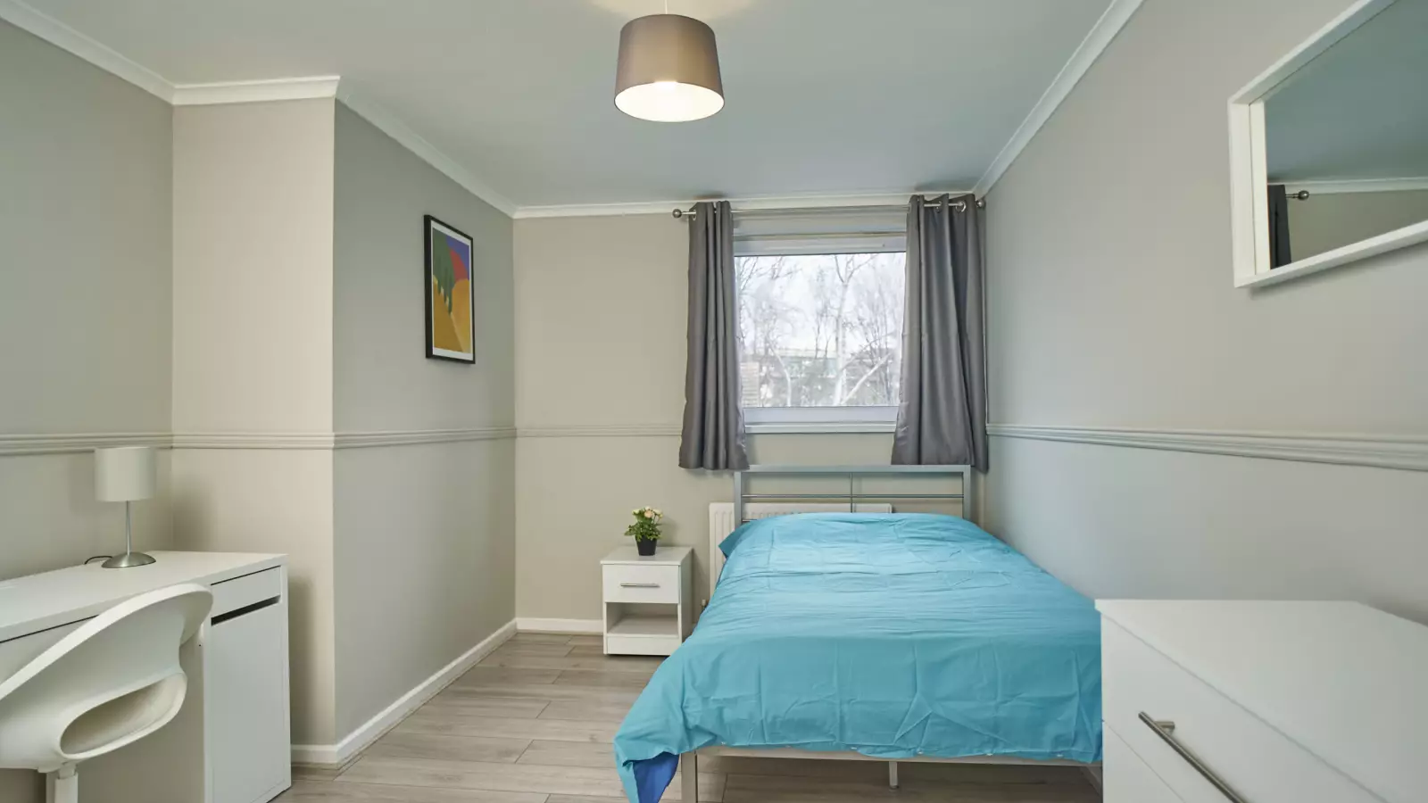 Flat Ollerton Green in Greater London