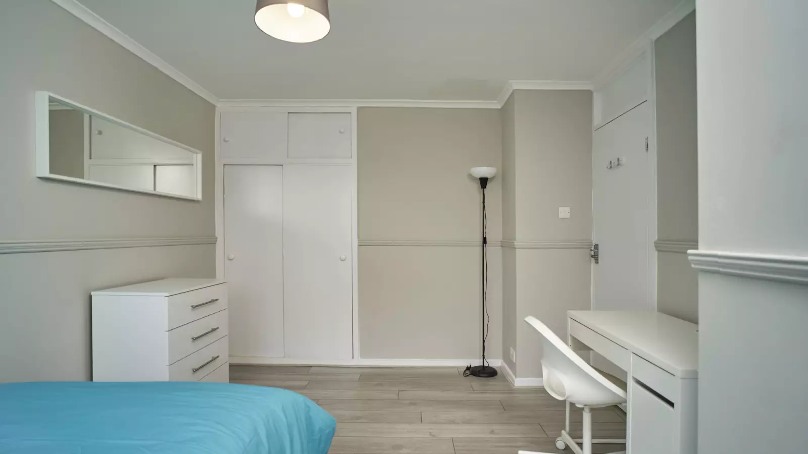 Room Ollerton Green in Greater London