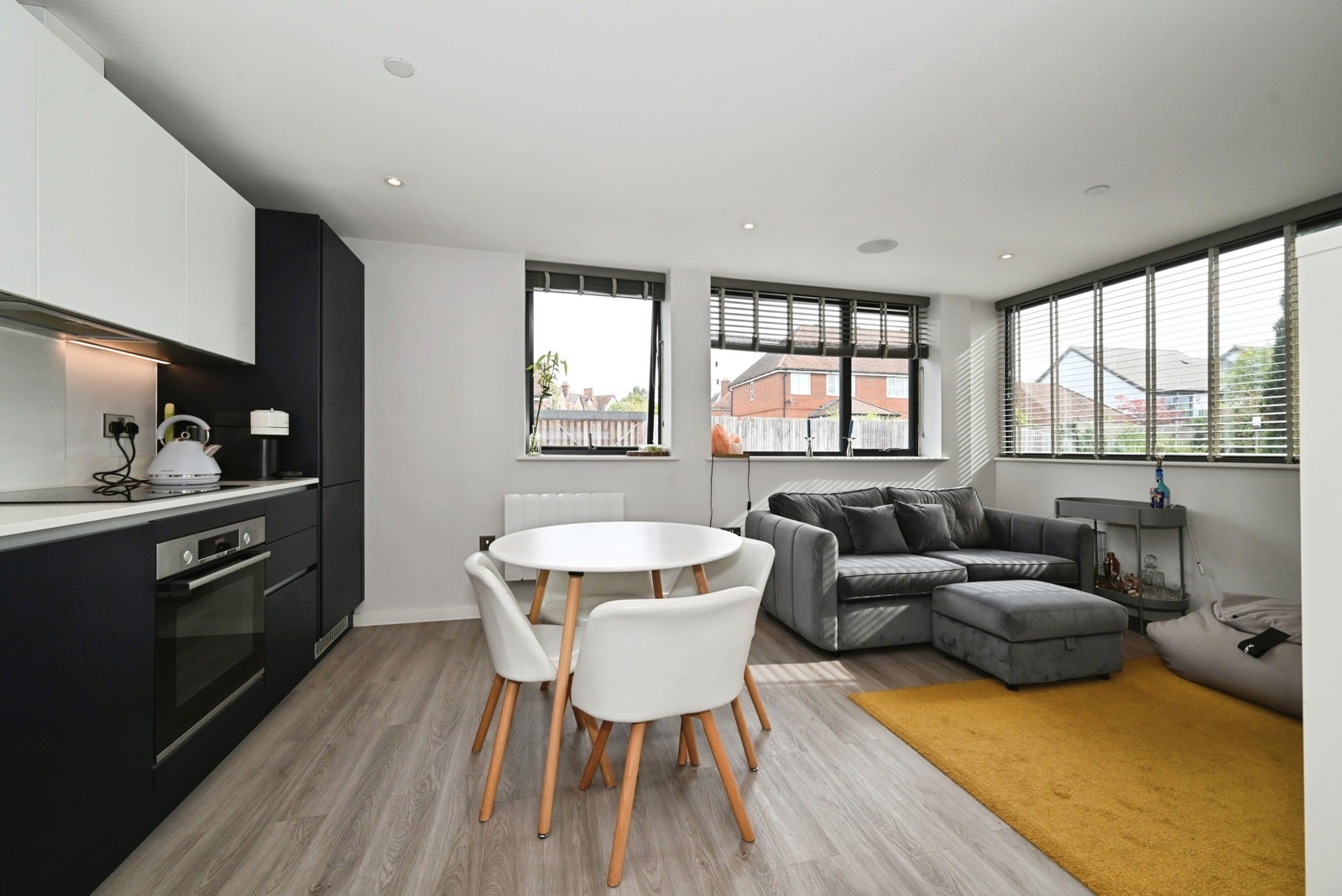 Flat Finchampstead Road in Wokingham