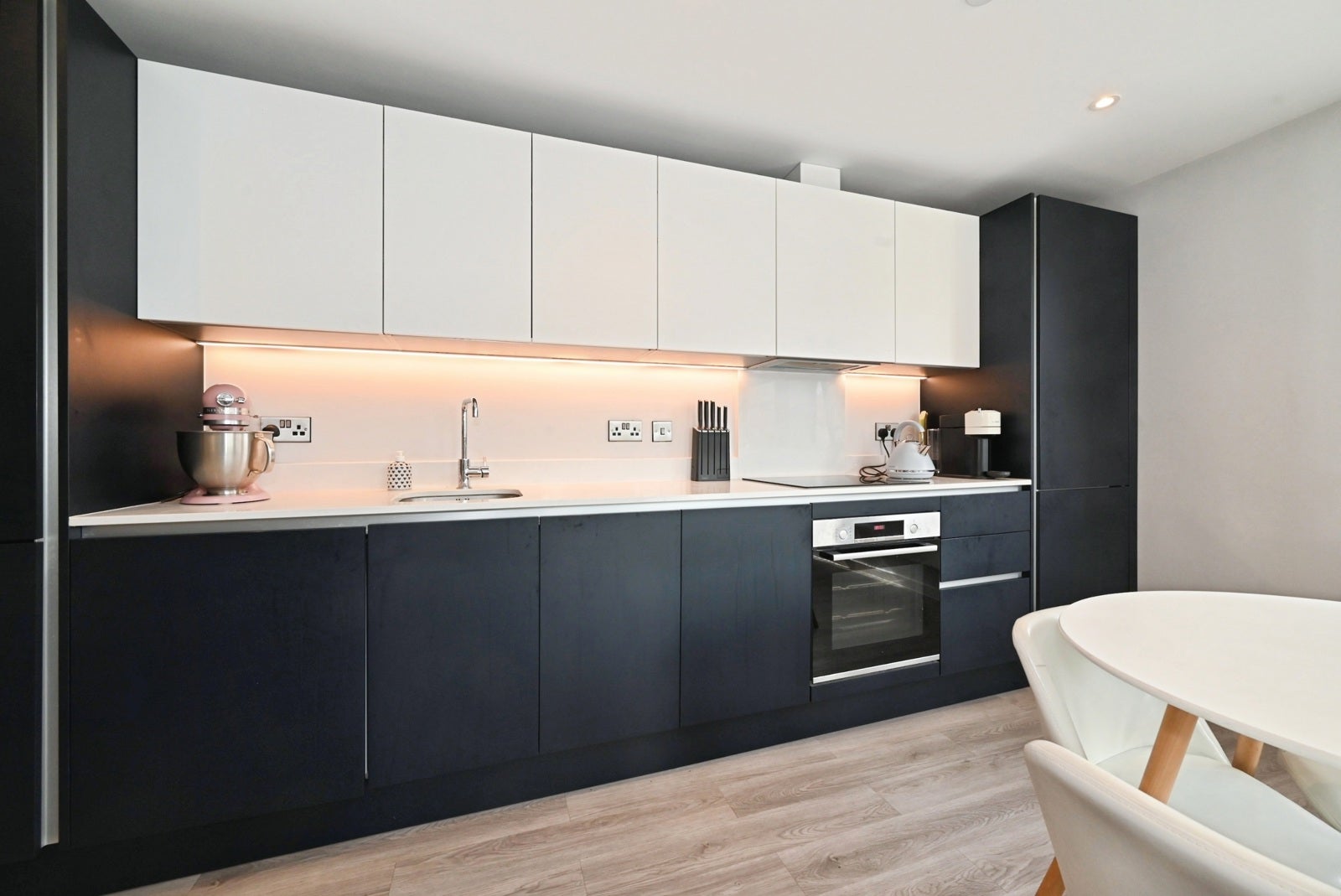 Flat Finchampstead Road in Wokingham