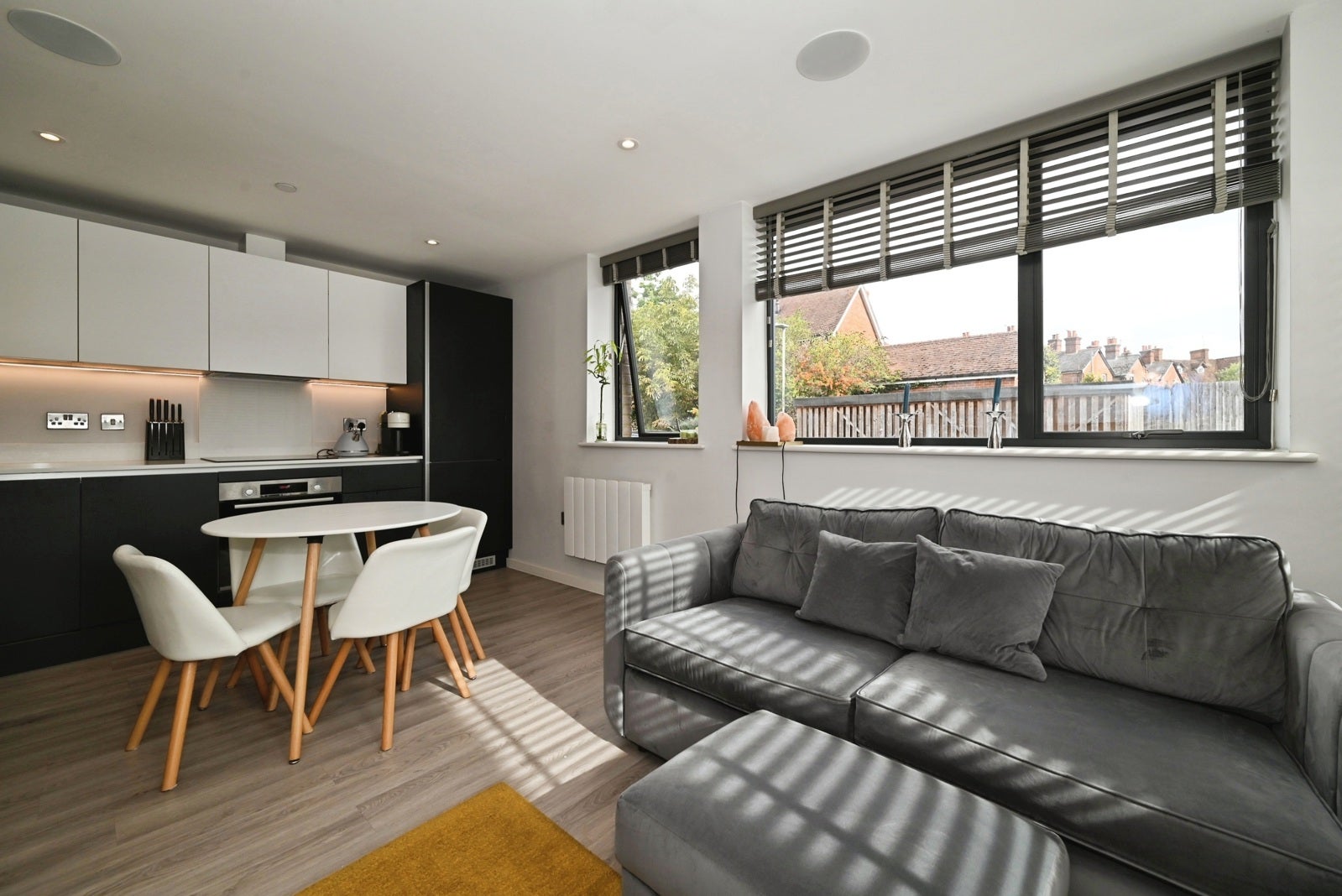 Flat Finchampstead Road in Wokingham