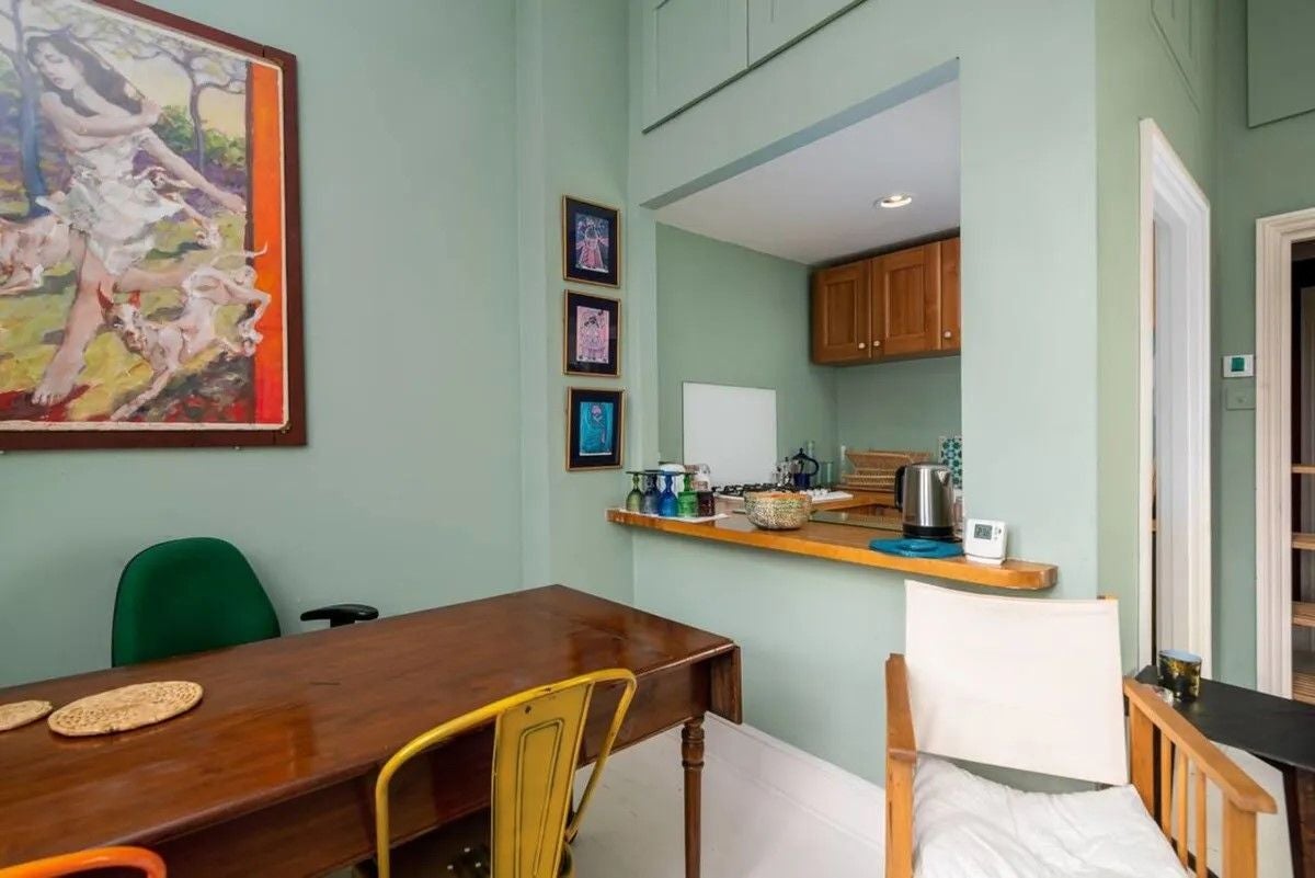 Flat Lancaster Road in Greater London