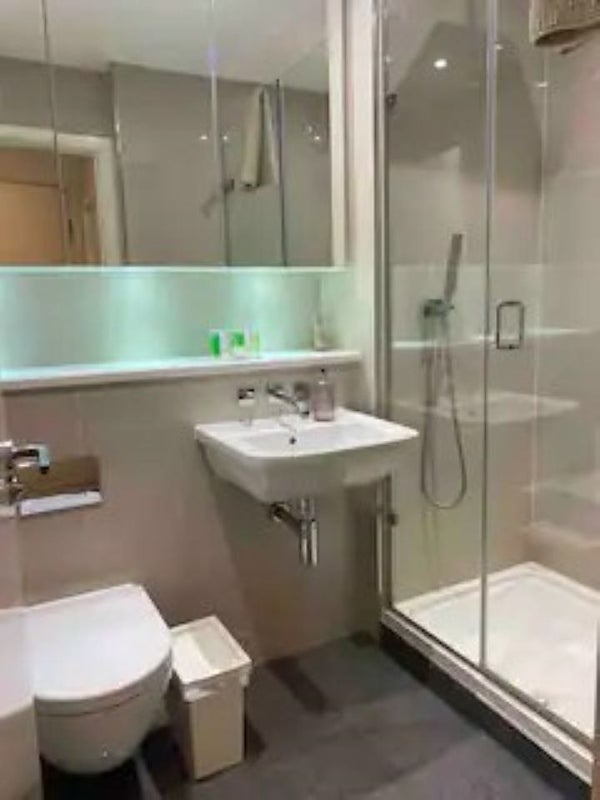 Flat Wellesley Road in Greater London