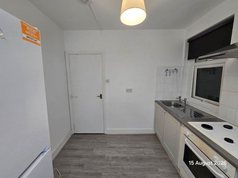 Flat Lorne Road in Greater London