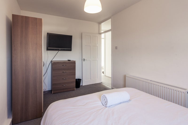 Room Ben Jonson Road in Greater London