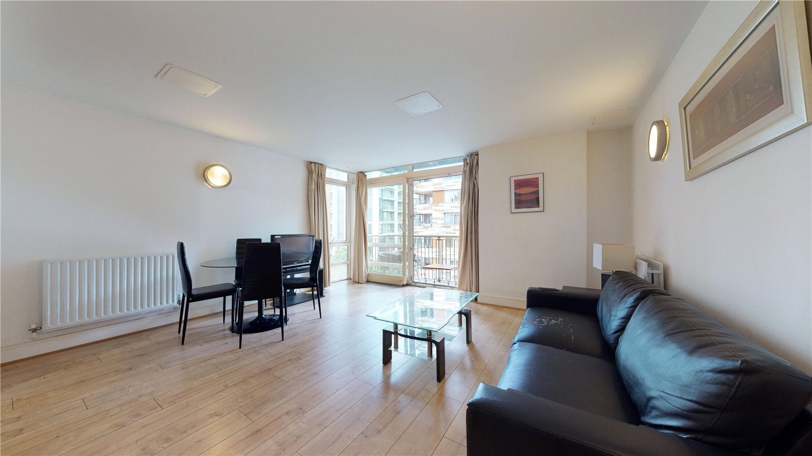 Flat Dockyard Lane in Greater London