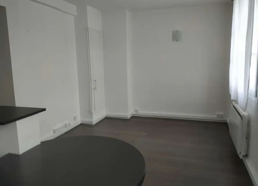 Flat Rue des Trois Barbeaux in Compiègne