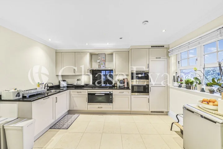 Flat Varley Drive in Greater London