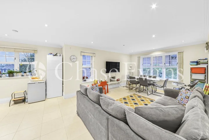 Flat Varley Drive in Greater London