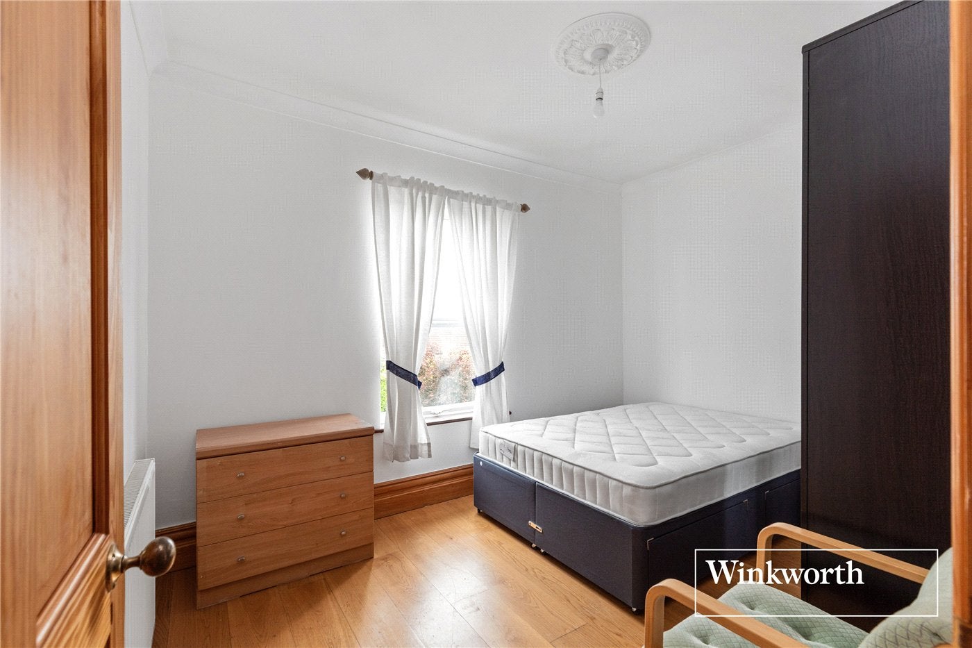 Flat Cavendish Avenue in Greater London
