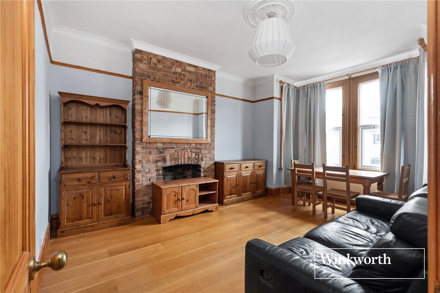 Flat Cavendish Avenue in Greater London