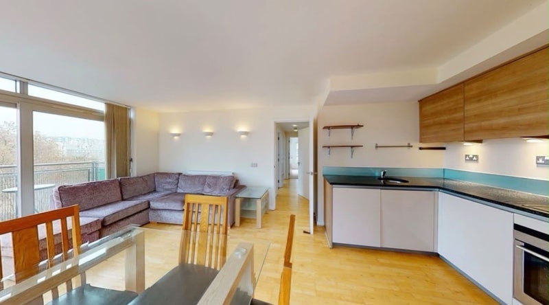 Room West Parkside in Greater London
