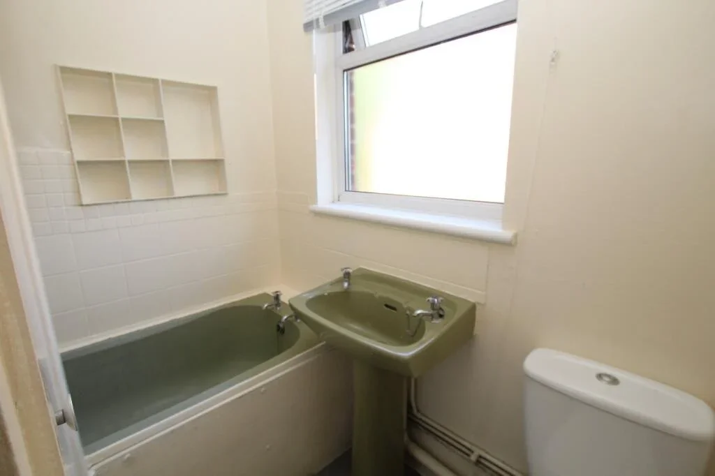 House Kenilworth Close in Crawley