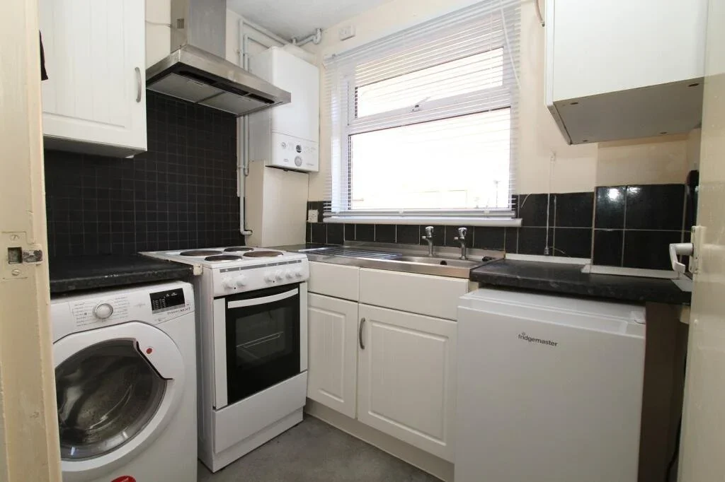 House Kenilworth Close in Crawley