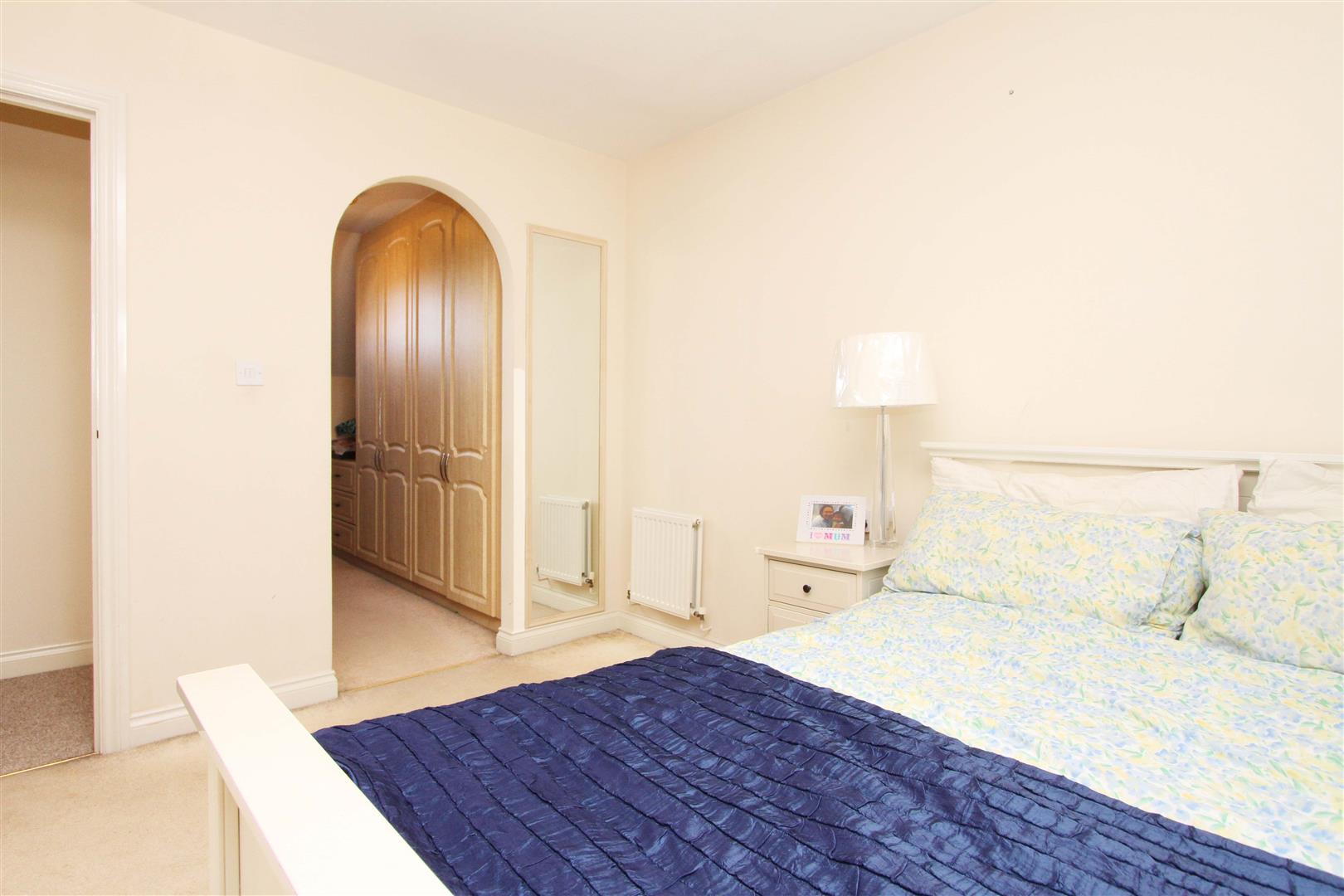 House Morton Close in Greater London