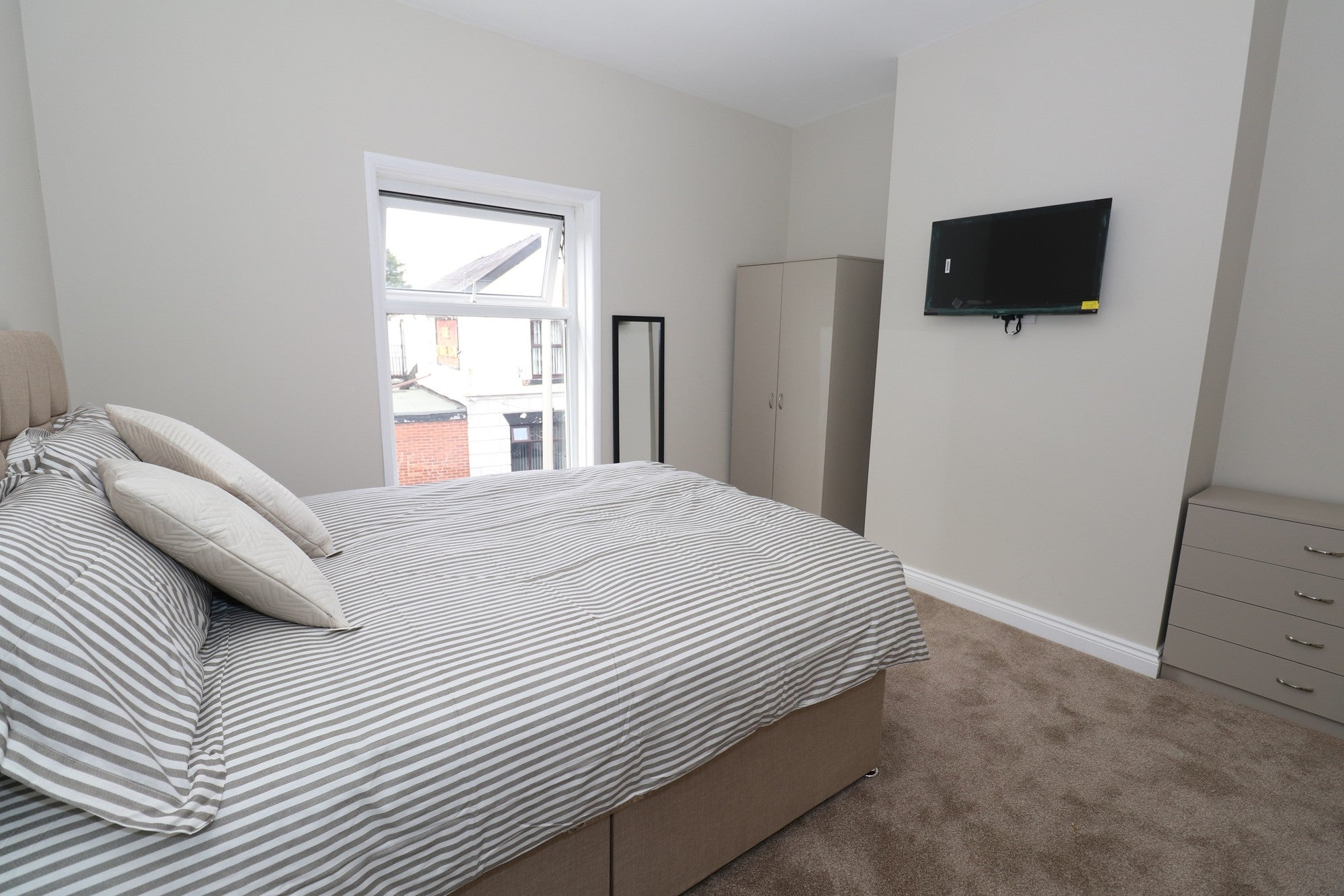 Room Fletcher Street in Crewe