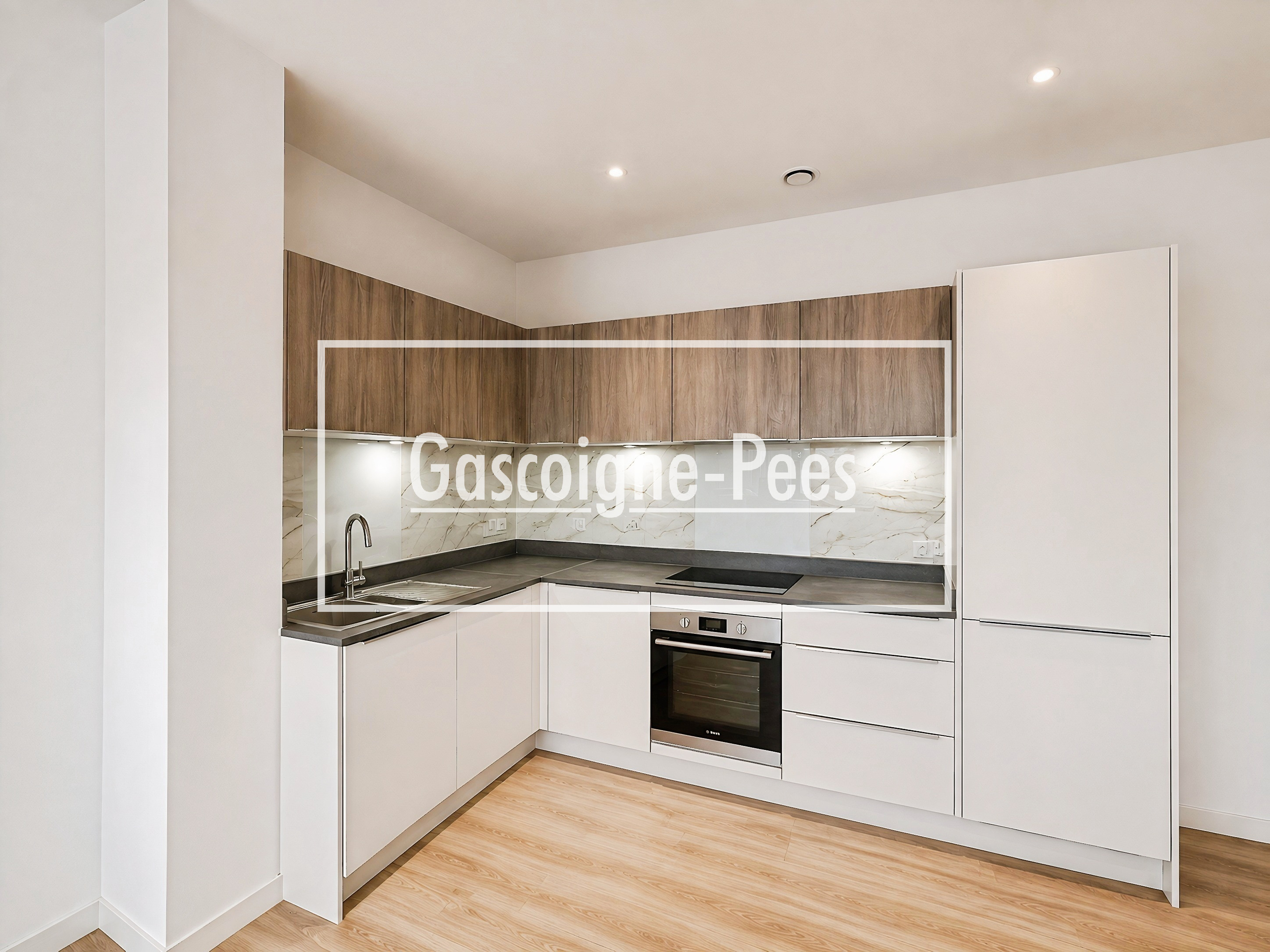 Flat Chapel Hill in Basingstoke and Deane