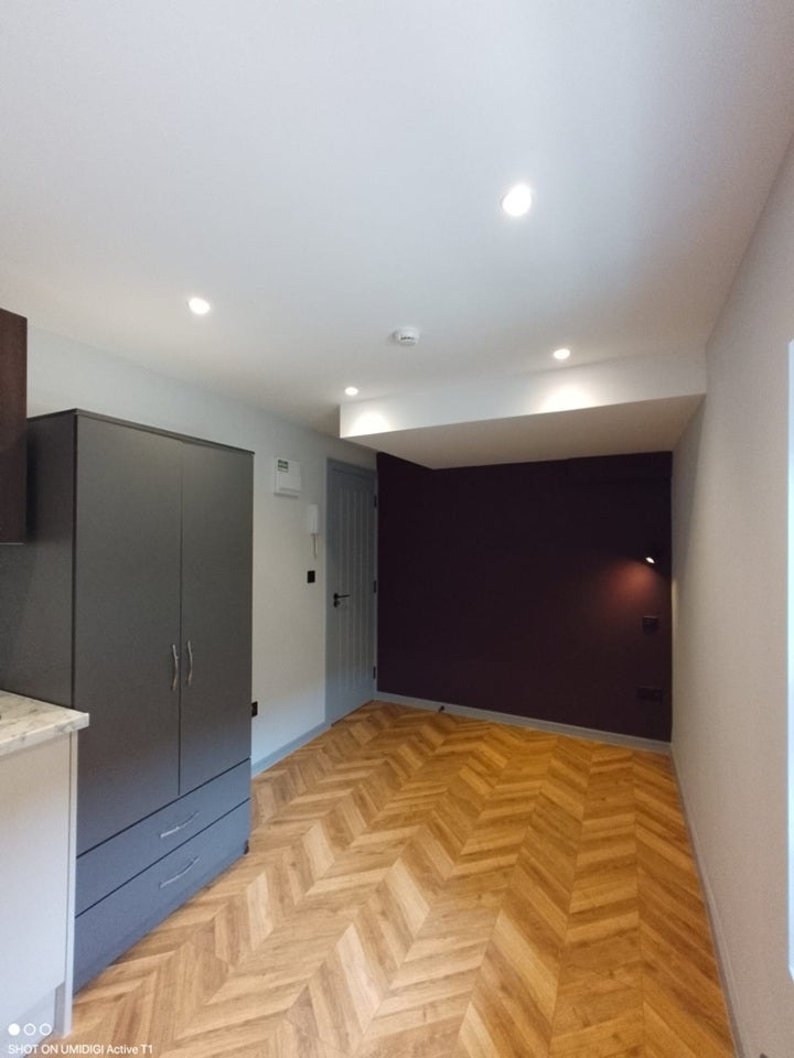 Room Southwell Road in Greater London
