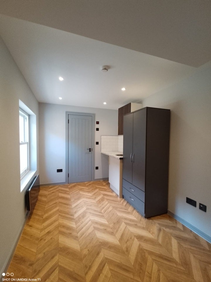Room Southwell Road in Greater London