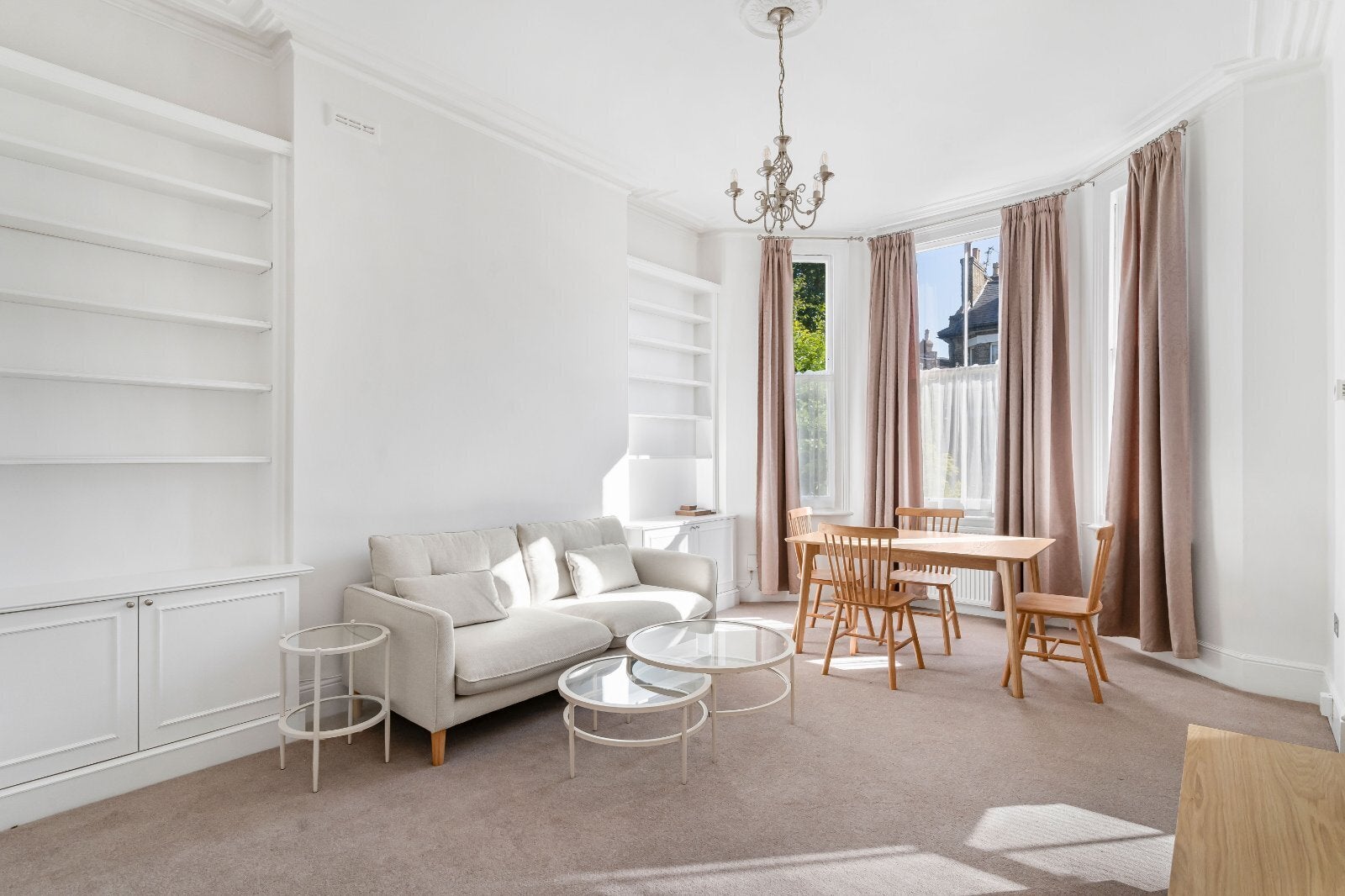 Flat Crossfield Road in Greater London