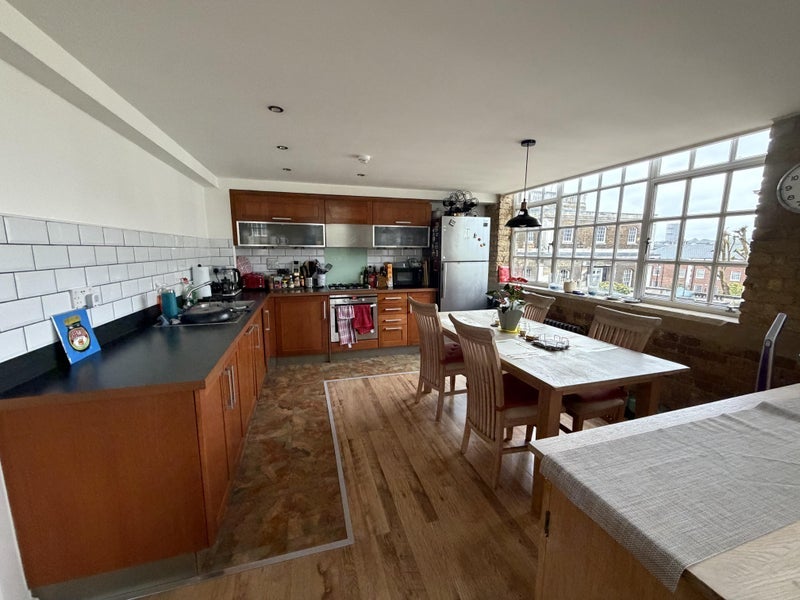 Room Marlborough Road in Greater London