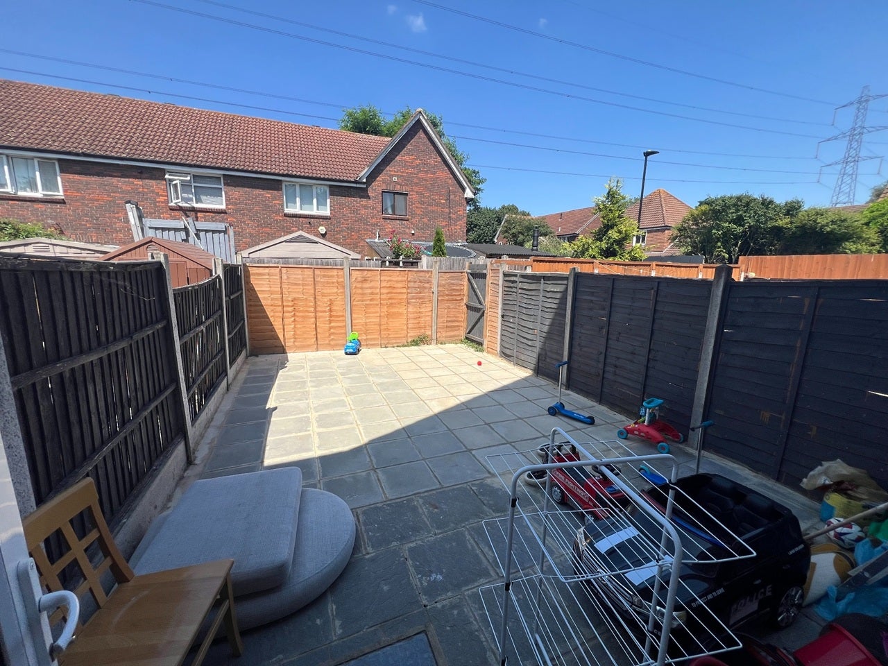 House Oakley Close in Greater London