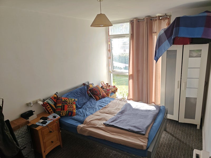 Room Carlton Gardens in Leeds