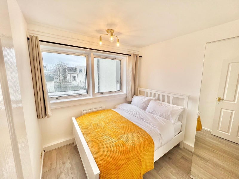 Room Elgin Avenue in City of Westminster