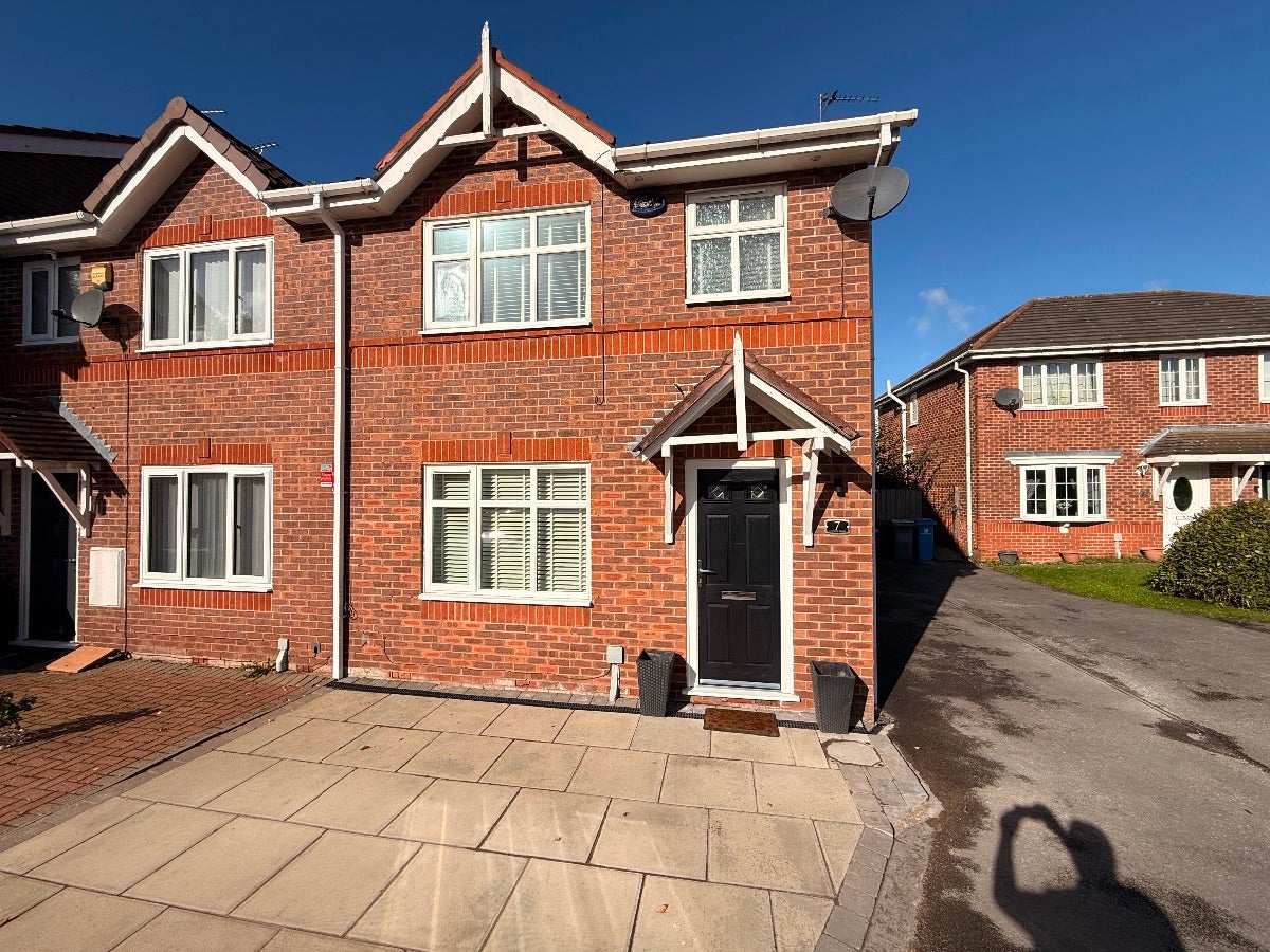 House Linwood Grove in Whiston