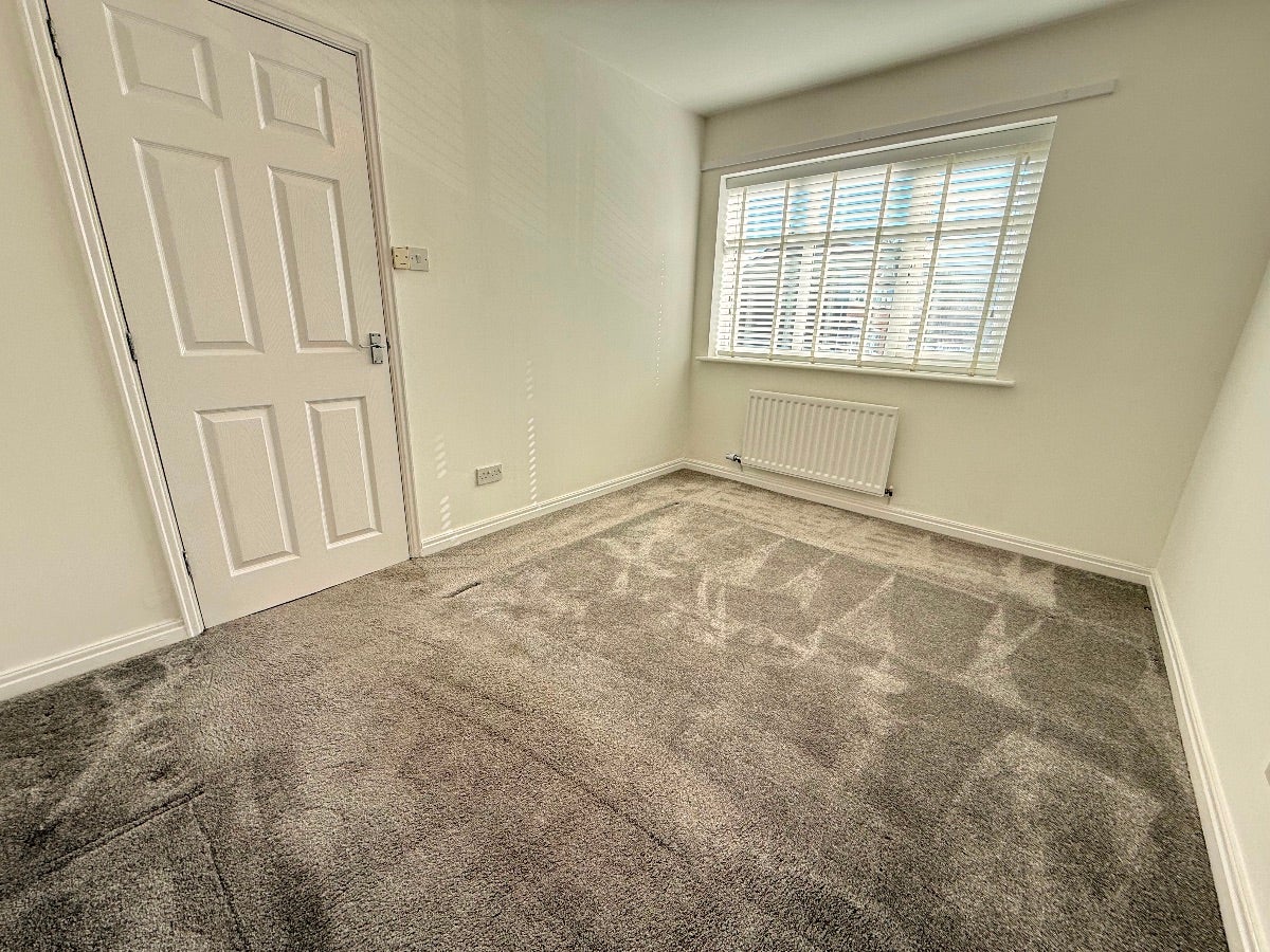 House Linwood Grove in Whiston