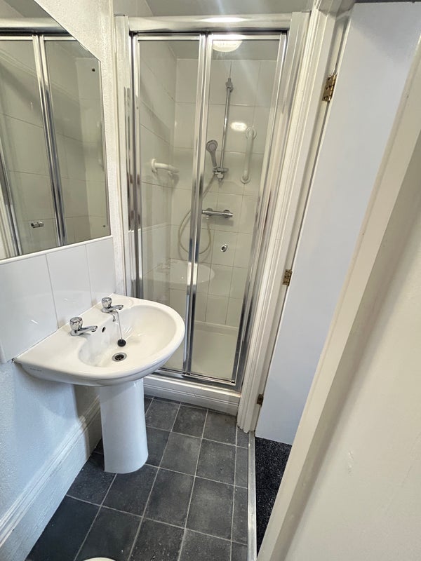 Room Sharrow Lane in Sheffield