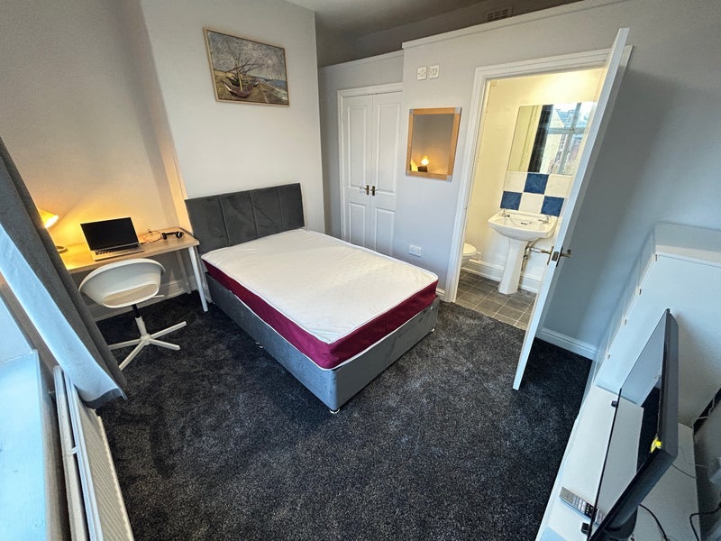 Room Sharrow Lane in Sheffield