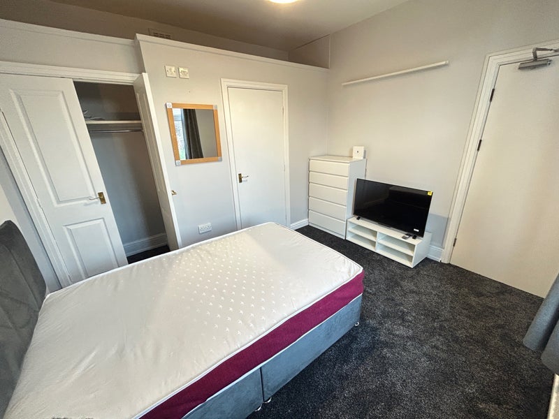 Room Sharrow Lane in Sheffield