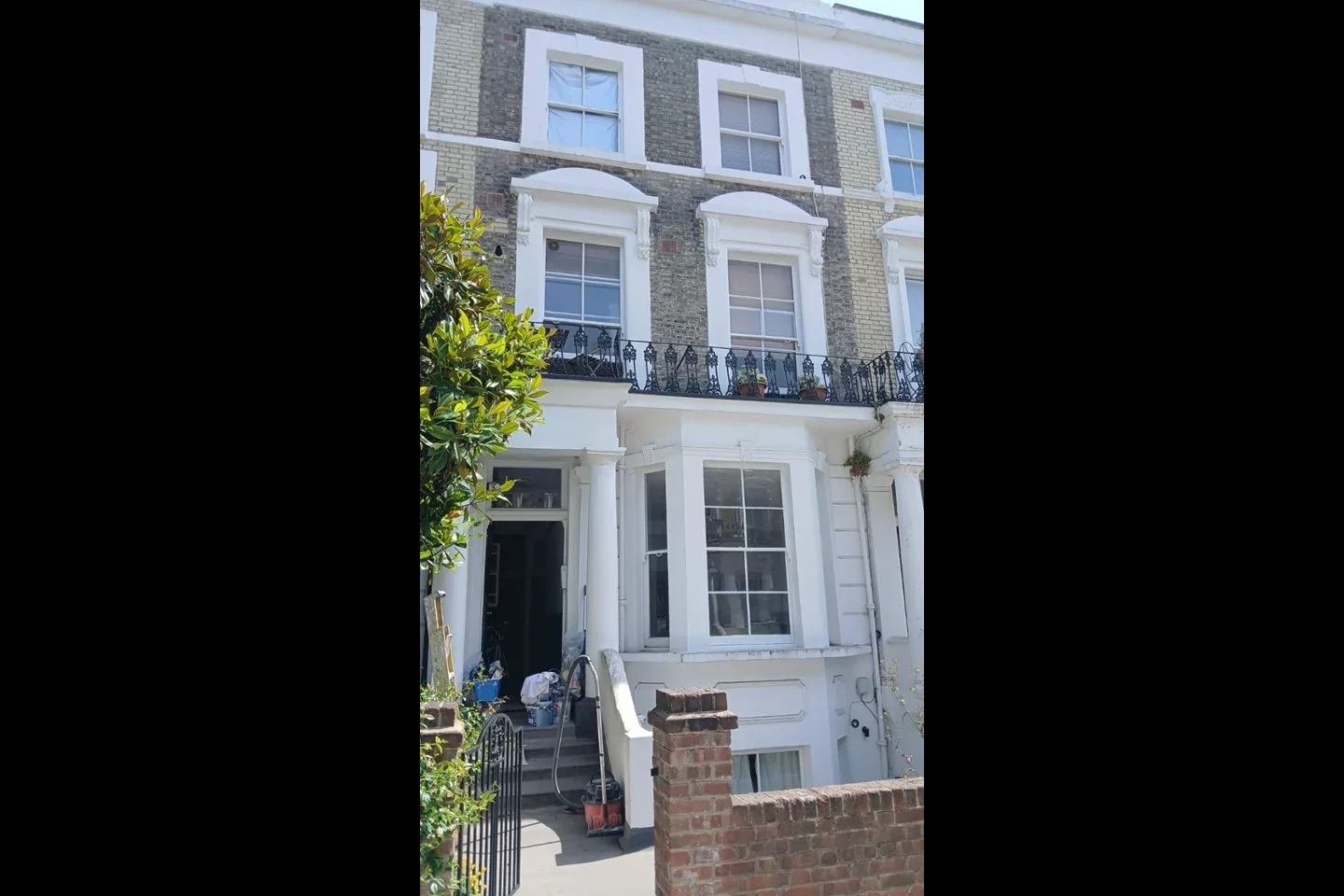 Flat Surrendale Place in City of Westminster