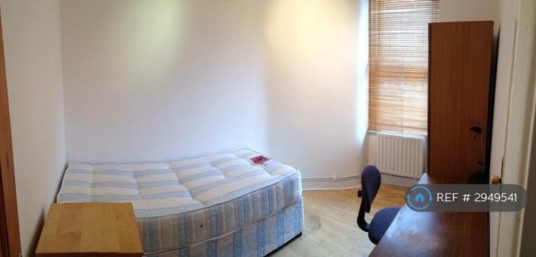 Flat Fair Street in Greater London