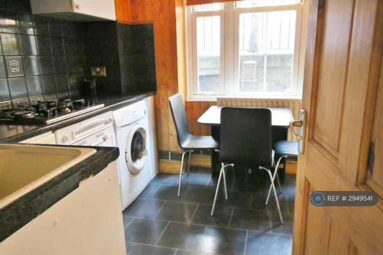 Flat Fair Street in Greater London