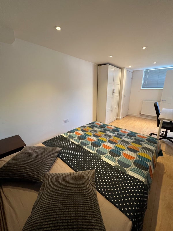 Room Holbrook Road in Greater London