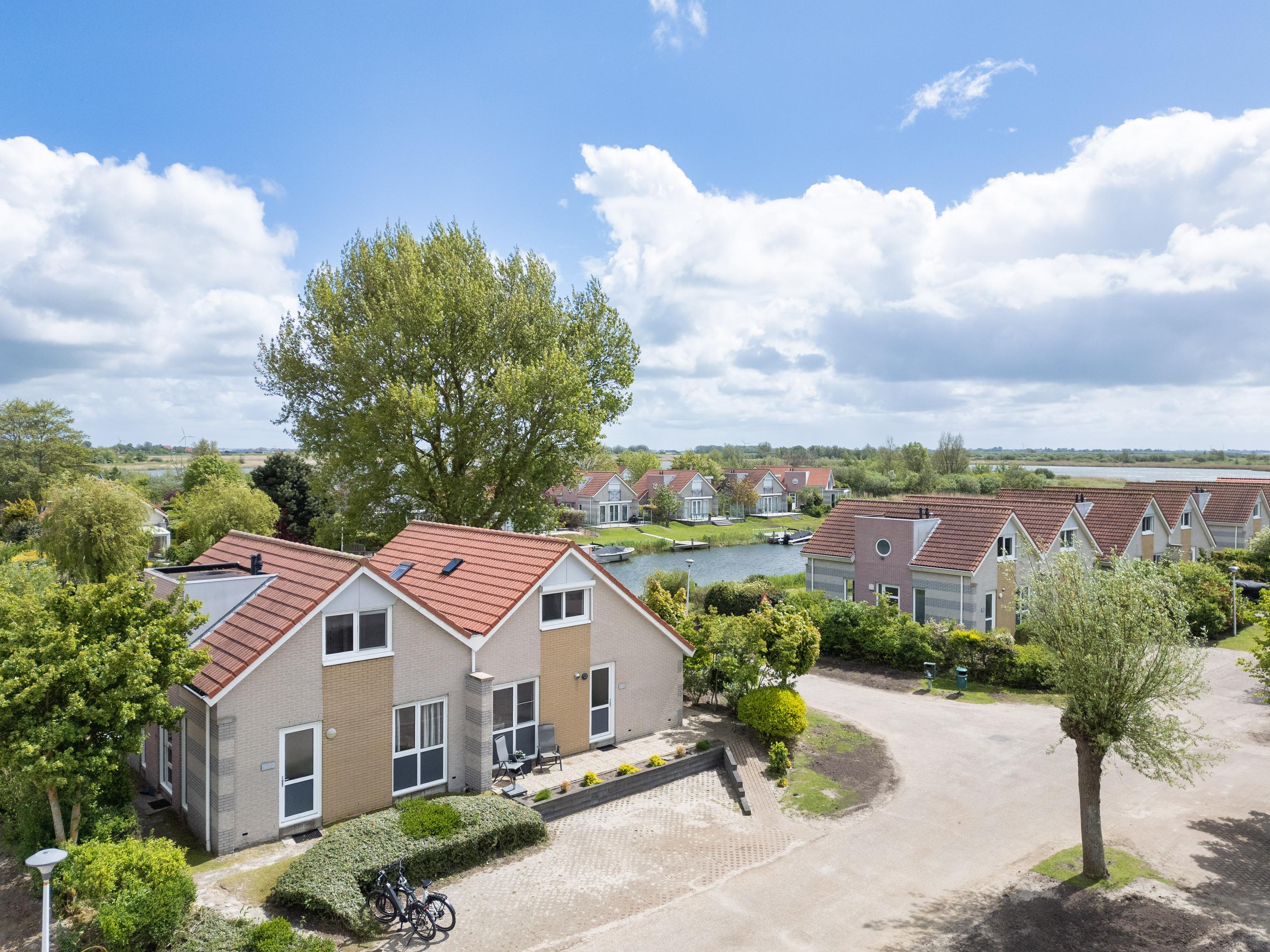 Huis Middelgronden 17 A in Makkum