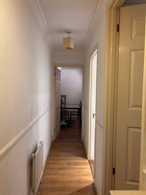 Flat Ellesmere Road in Greater London