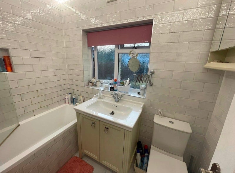 Room South Park Road in Greater London