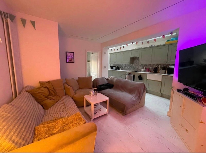 Room South Park Road in Greater London
