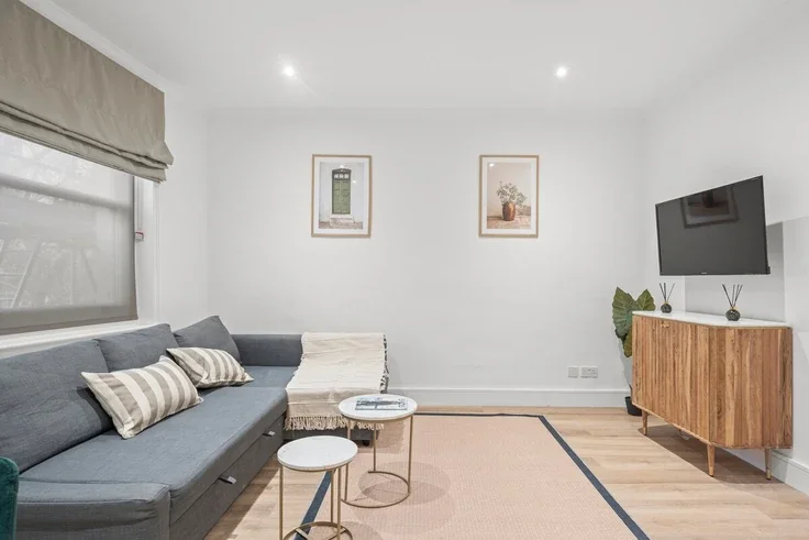 Flat Sussex Gardens in City of Westminster
