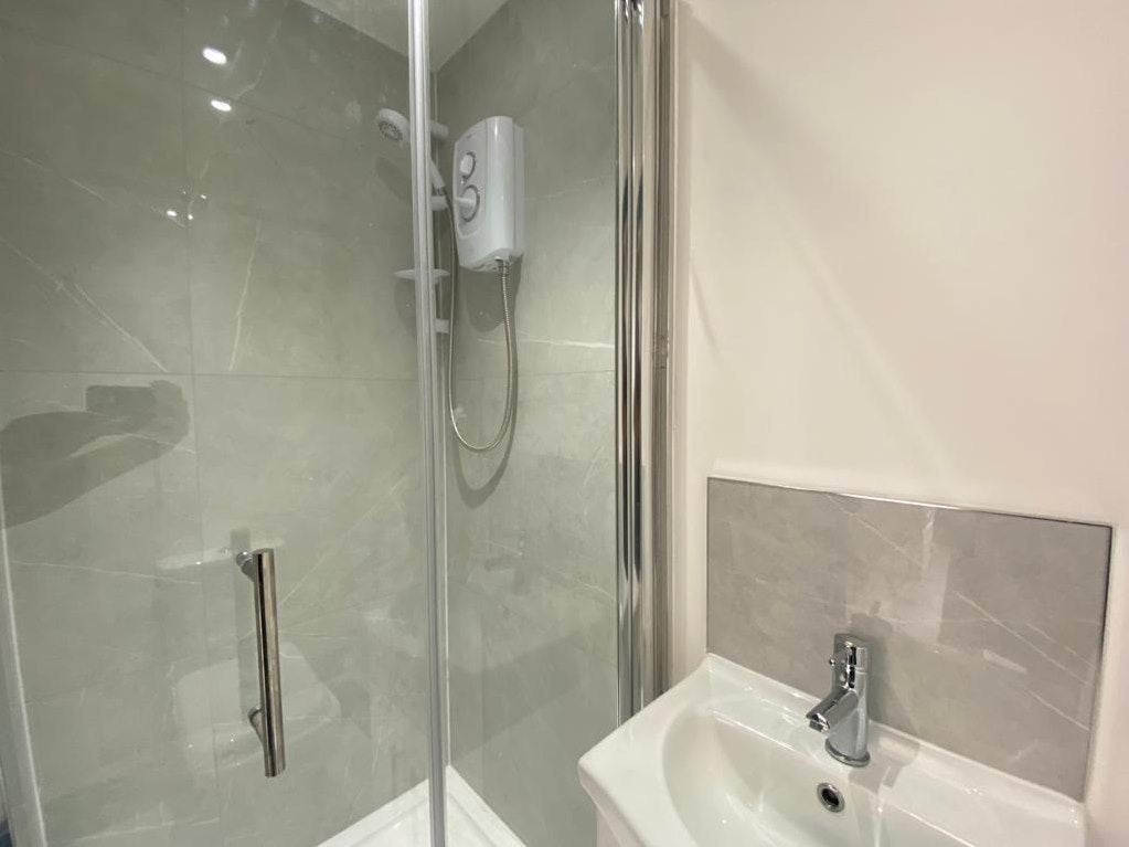 Room Keel Drive in Slough