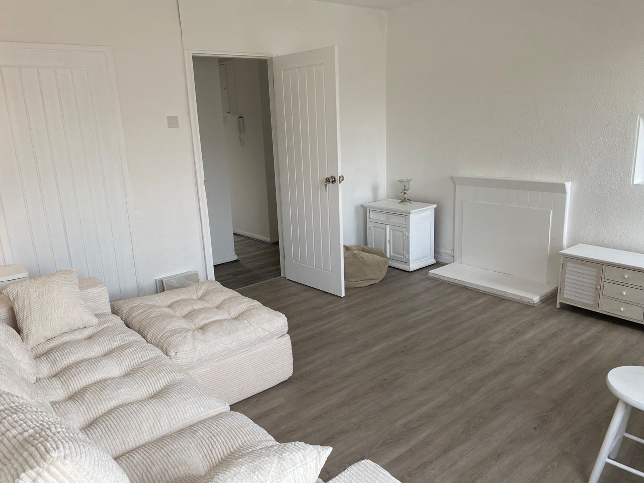 Flat Tildesley Road in Greater London