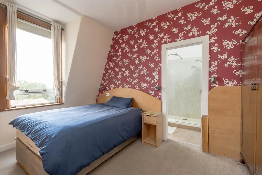 Room Corstorphine Road in City of Edinburgh