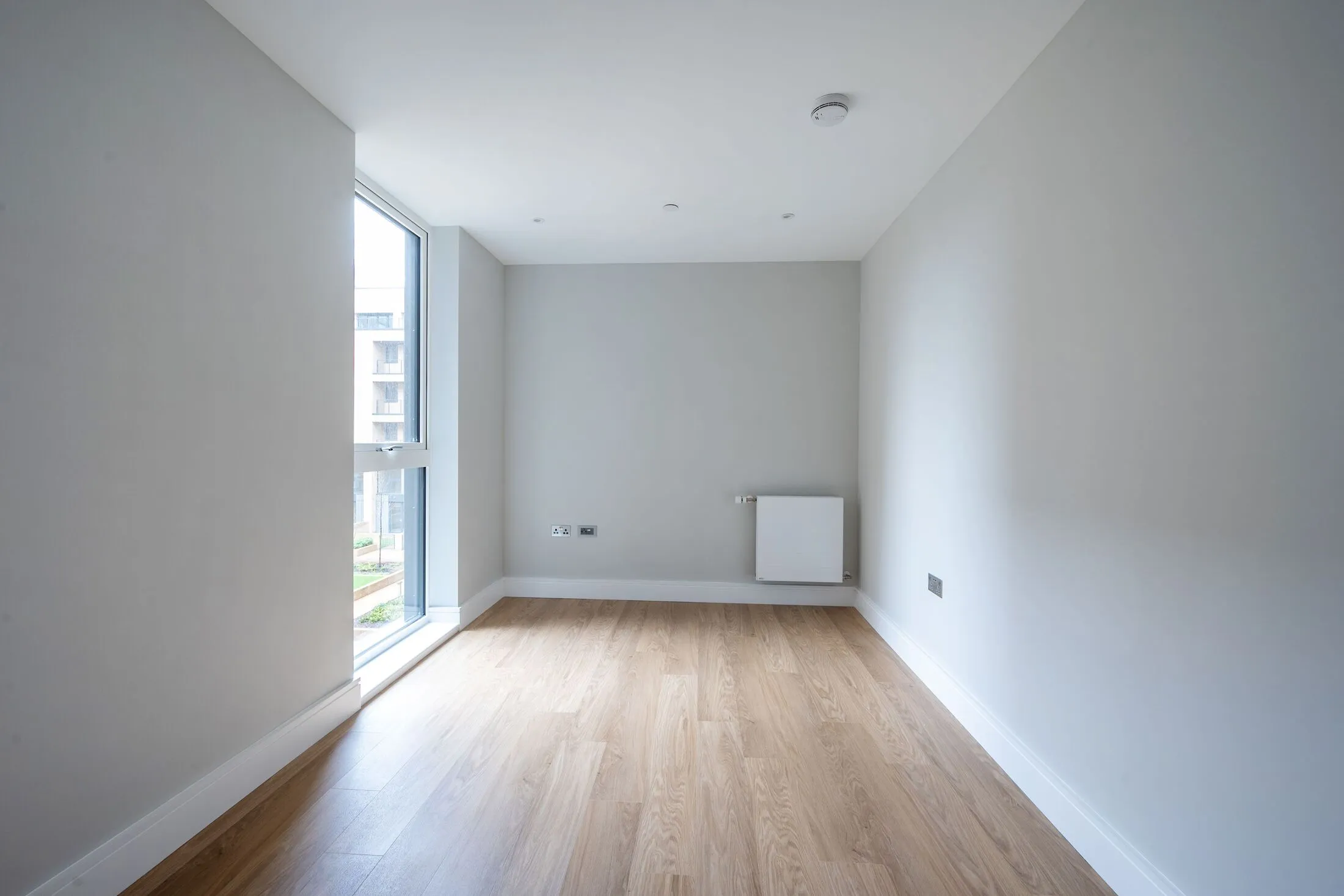 Flat Summerstown in Greater London