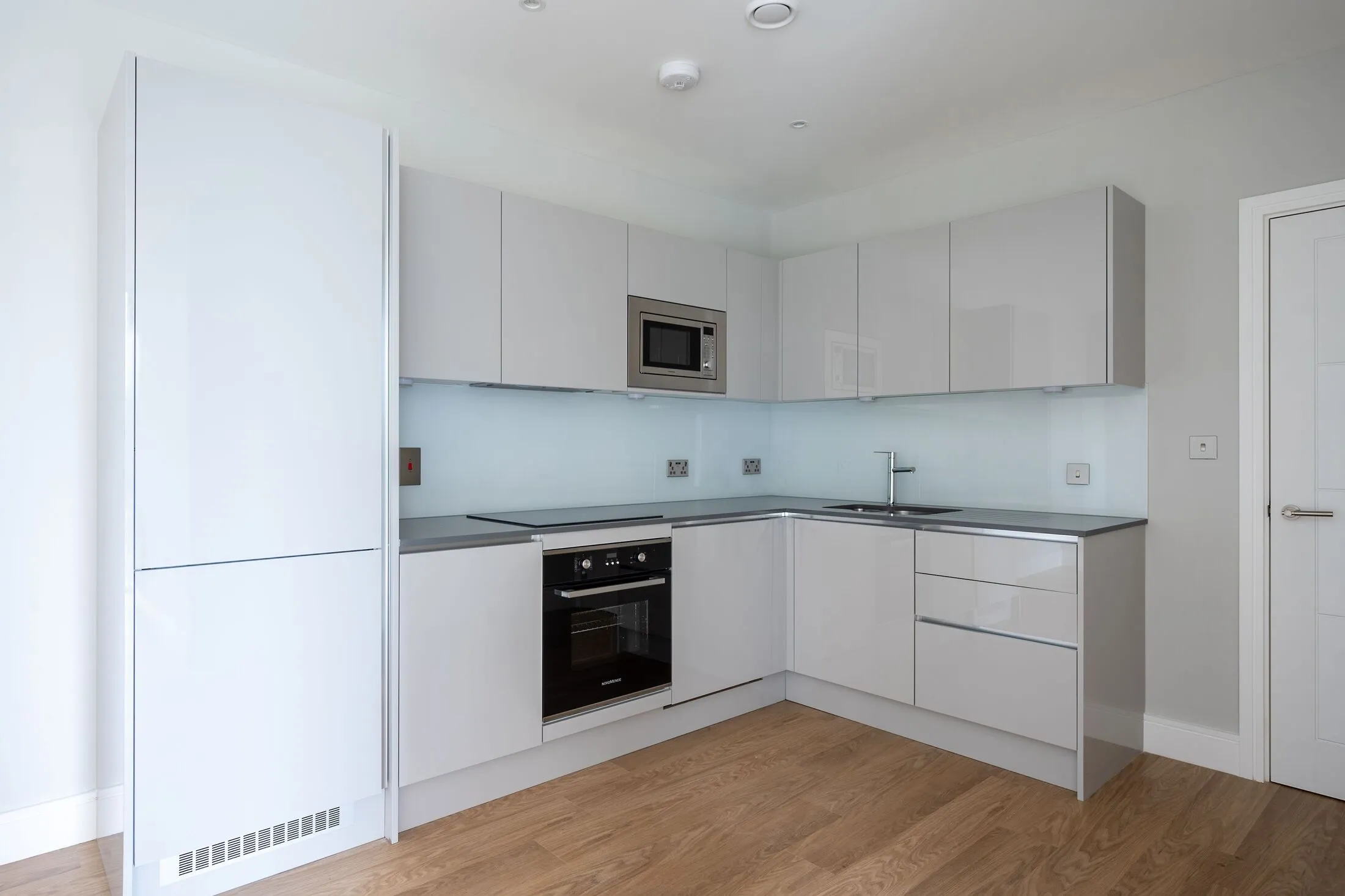 Flat Summerstown in Greater London